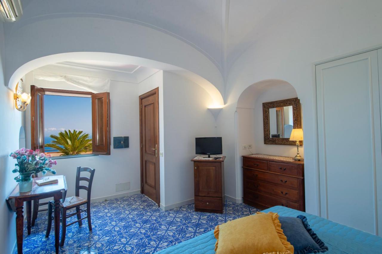 Villamena Furore Exterior photo