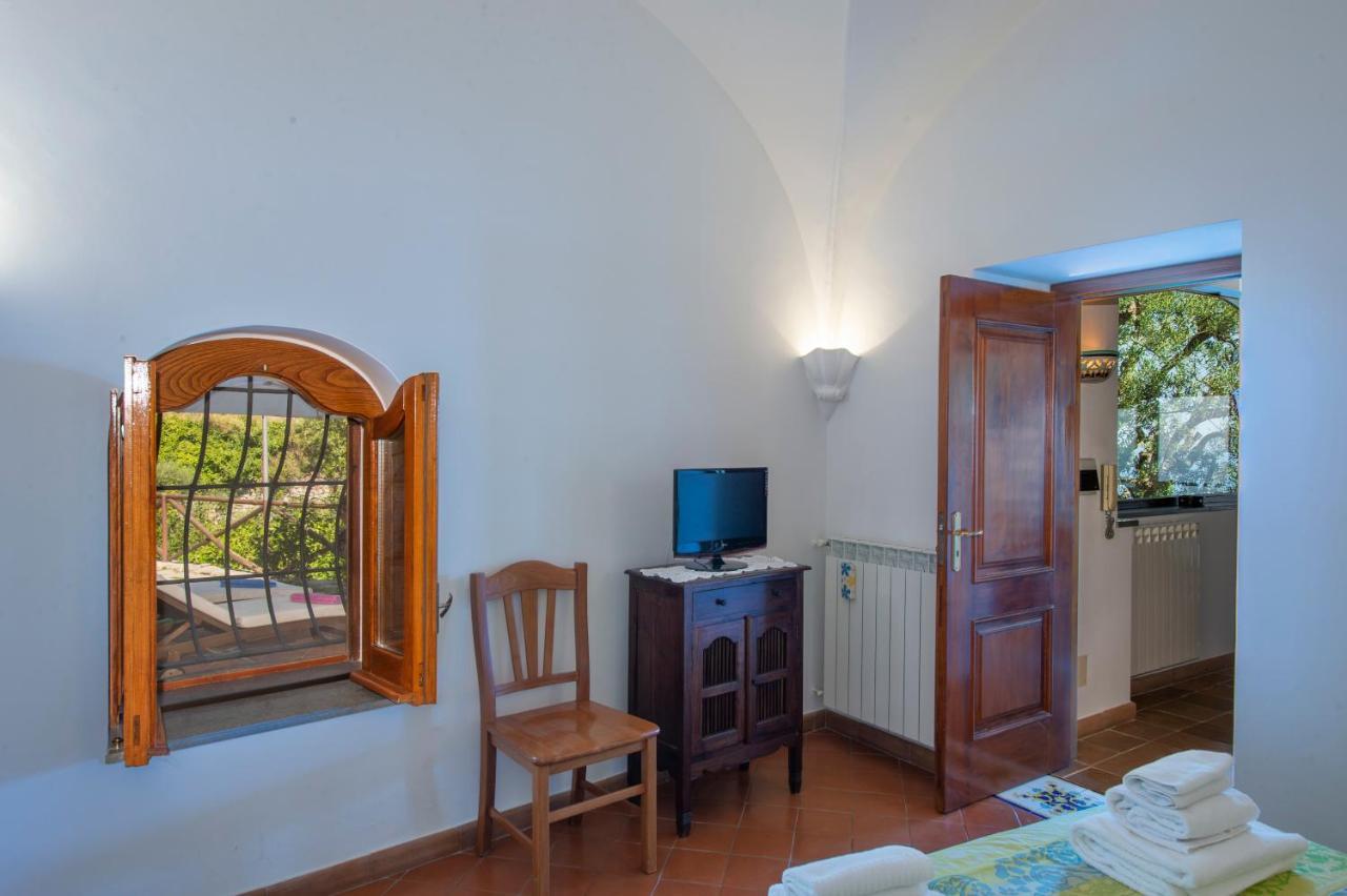 Villamena Furore Exterior photo